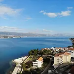 Lazure Serenity شقة تروغير